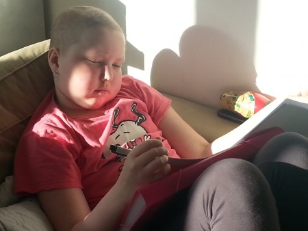 Moe en niet lekker op de bank school werk maken